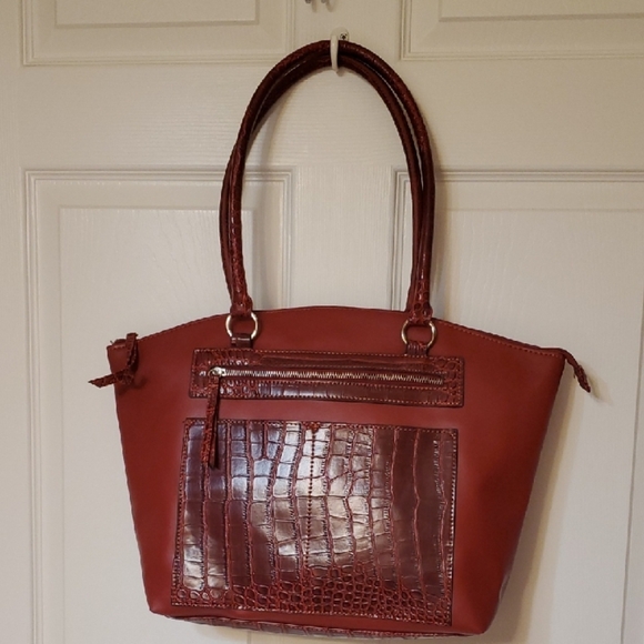 Chic Maroon  Crocodile-Patterned Computer Tote Bag 13 X 17 - Picture 1 of 12